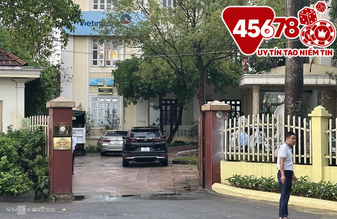 Hà Nội: Cướp có vũ khí đột nhập ngân hàng ở Chương Mỹ, mang theo dao và vật nghi là xăng